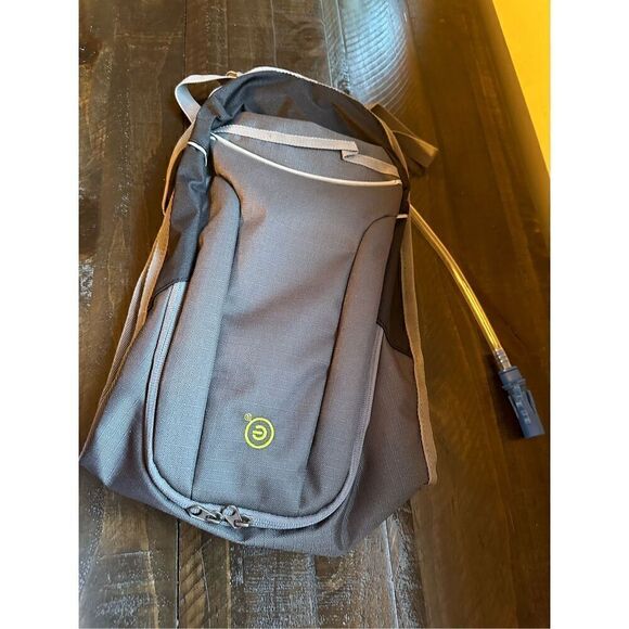 Ecogear Minnow 1.5L Hydration backpack BNWT - Picture 4 of 7